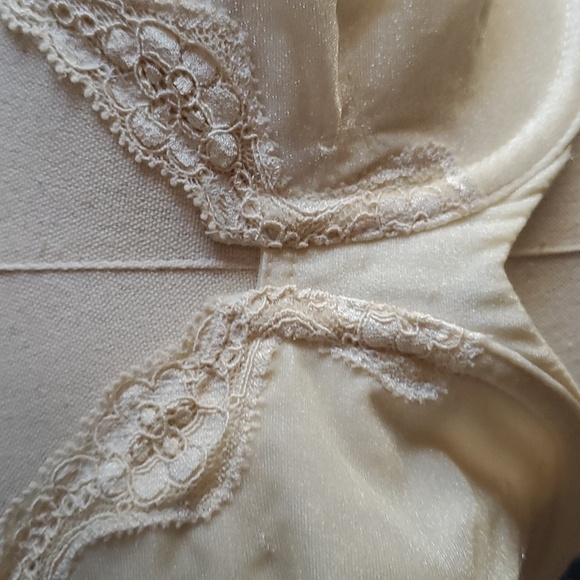 Victoria's secret ivory sheer bra size 34DD - Picture 4 of 14